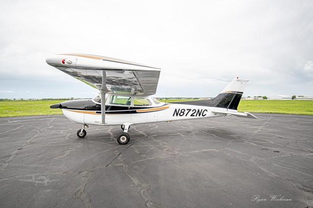 1981 CESSNA 172P SKYHAWK Photo 3