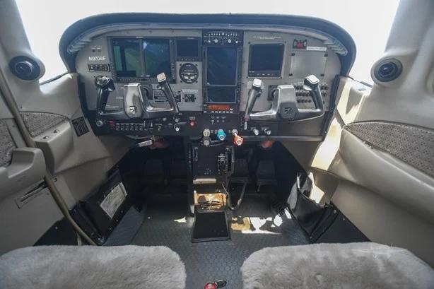 1998 CESSNA TURBO 206H STATIONAIR Photo 3