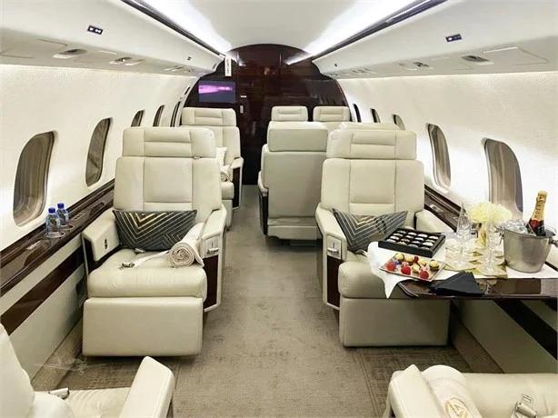 2001 BOMBARDIER GLOBAL EXPRESS Photo 3