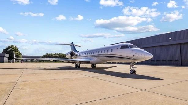 2010 BOMBARDIER GLOBAL EXPRESS XRS Photo 2