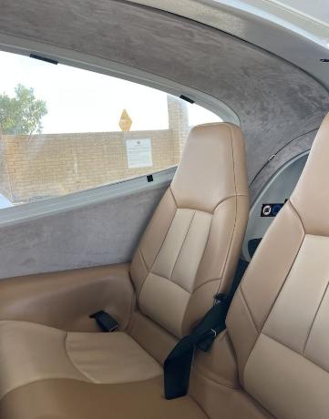 2004 DIAMOND DA40 Photo 6