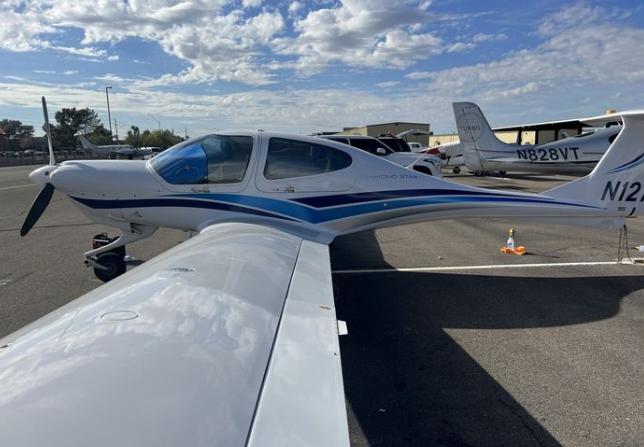 2004 DIAMOND DA40 Photo 4