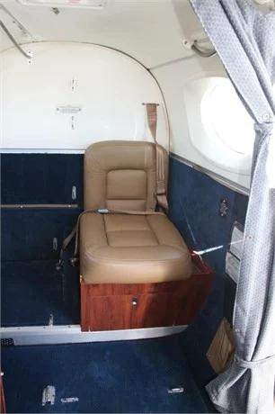 2005 BEECHCRAFT KING AIR C90B Photo 6