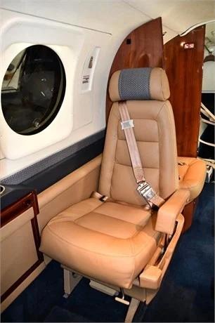 2005 BEECHCRAFT KING AIR C90B Photo 7