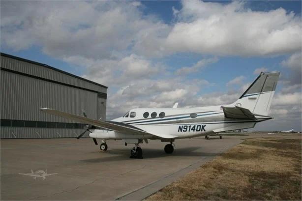 1996 BEECHCRAFT KING AIR C90B Photo 5