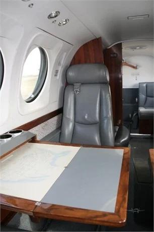 1996 BEECHCRAFT KING AIR C90B Photo 7