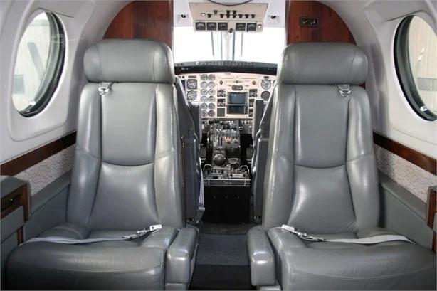 1996 BEECHCRAFT KING AIR C90B Photo 5