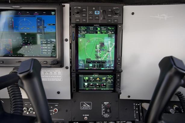 1977 CESSNA 182Q SKYLANE Photo 6