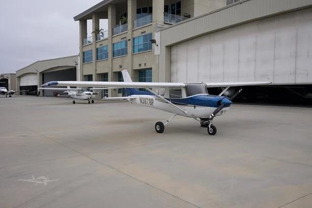 1977 CESSNA 152 Photo 3