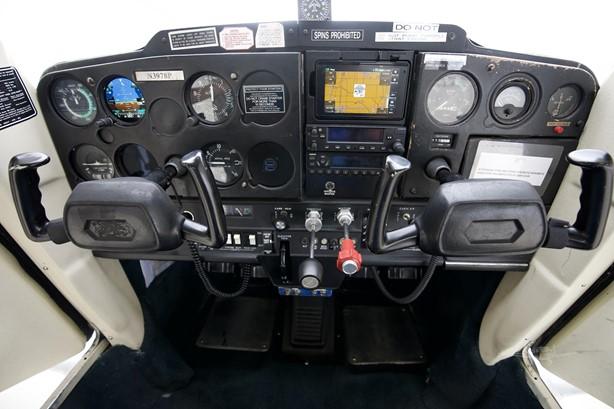 1977 CESSNA 152 Photo 5
