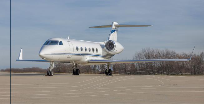 2010 Gulfstream G450 Photo 2