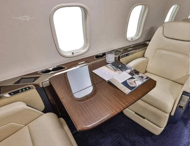 2009 Bombardier Challenger 350 Photo 2