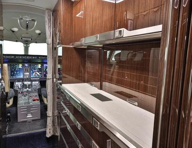 2009 Bombardier Challenger 350 Photo 3