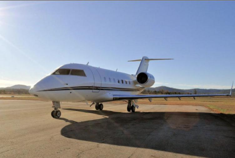 1991 Bombardier Challenger 601-3AER Photo 2