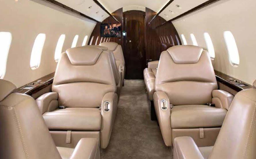 2013 Bombardier Challenger 300 Photo 4