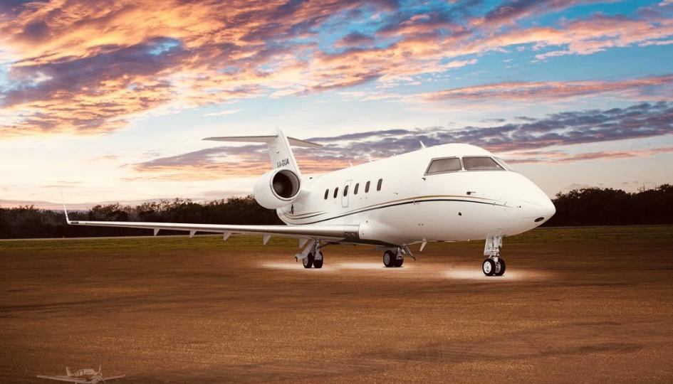 1990 Bombardier Challenger 601-3A Photo 2