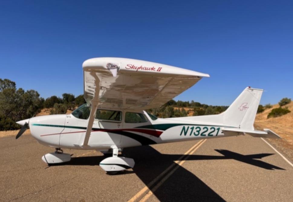 1974 Cessna 172M Skyhawk Photo 2