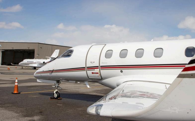 2013 Embraer Phenom 300 Photo 2