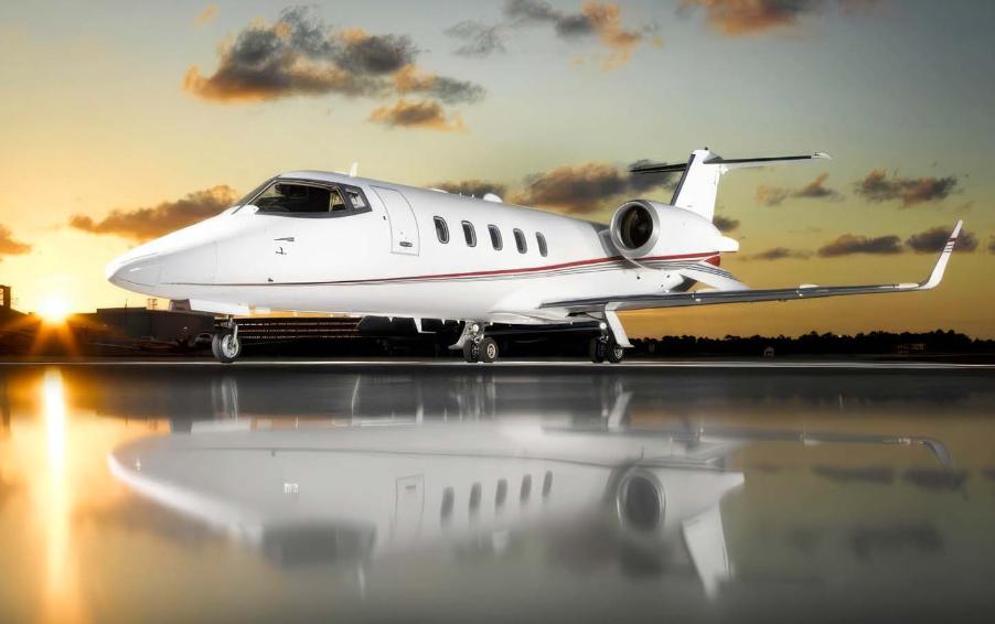 2012 Learjet 60XR Photo 2