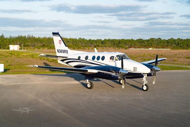 1999 BEECHCRAFT KING AIR C90B Photo 3