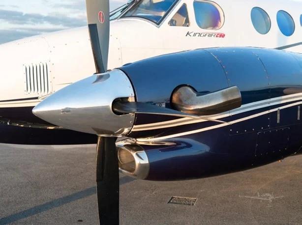 1999 BEECHCRAFT KING AIR C90B Photo 6