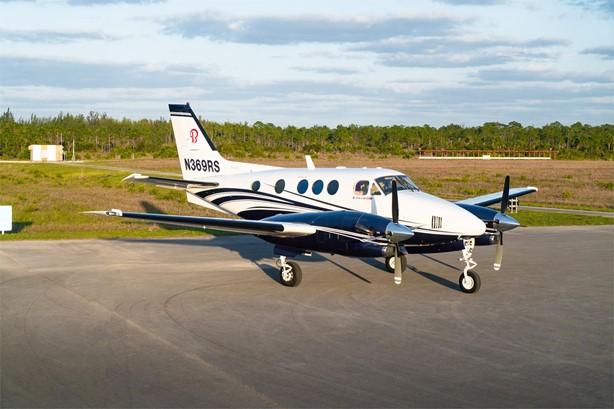 1999 BEECHCRAFT KING AIR C90B Photo 3