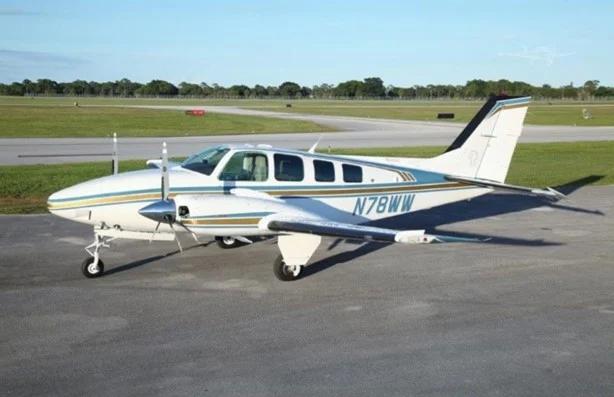 1995 BEECHCRAFT 58 BARON Photo 2
