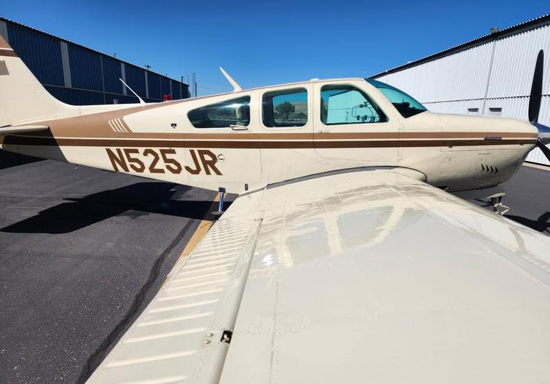 1980 Beech F33A Bonanza Photo 3
