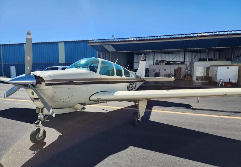 1980 Beech F33A Bonanza Photo 4