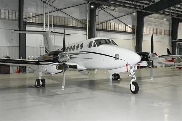 2016 BEECHCRAFT KING AIR 350I Photo 2