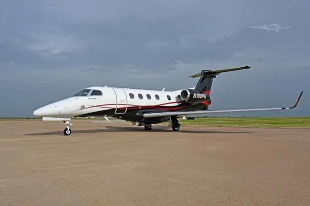 2022 EMBRAER PHENOM 300E Photo 2