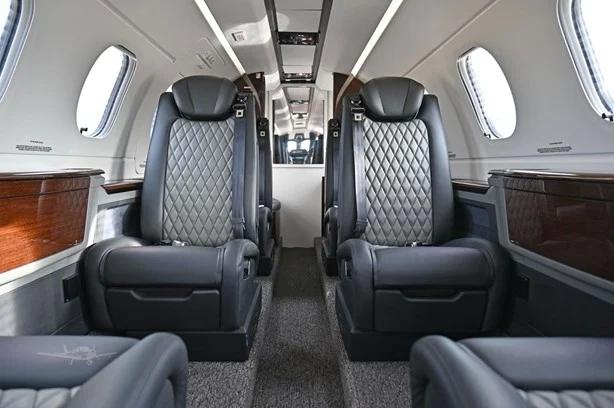 2022 EMBRAER PHENOM 300E Photo 3