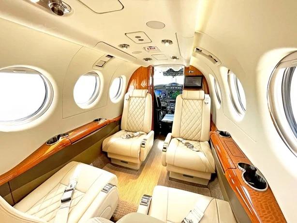 2017 BEECHCRAFT KING AIR 350I Photo 5