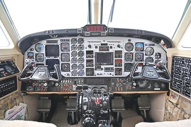 1985 BEECHCRAFT KING AIR 300 Photo 4