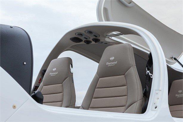 2024 DIAMOND DA40 NG Photo 5