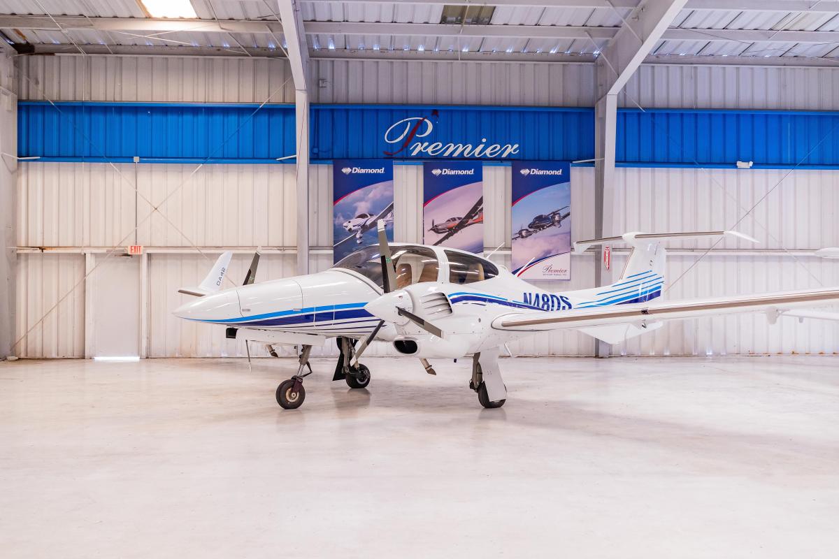2007 Diamond DA42 Photo 2