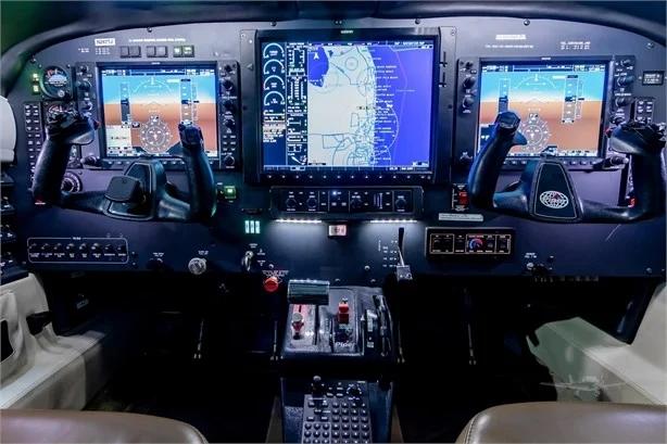2014 PIPER MERIDIAN Photo 2