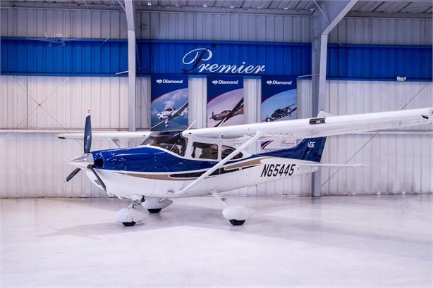 2004 CESSNA TURBO 182T SKYLANE Photo 2