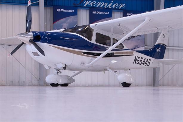 2004 CESSNA TURBO 182T SKYLANE Photo 3