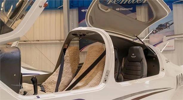 2007 DIAMOND DA42 TDI Photo 3