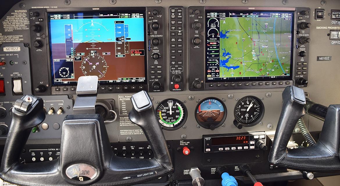 2004 CESSNA 182T SKYLANE Photo 2