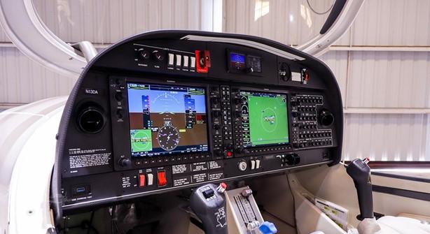 2020 DIAMOND DA40 XLT Photo 4