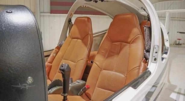 2011 DIAMOND DA40 XLS Photo 3