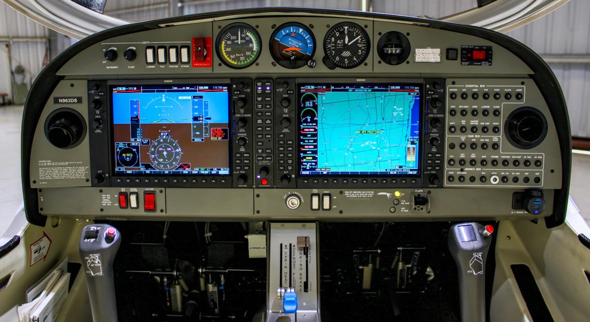 2012 DIAMOND DA40 XLS Photo 6