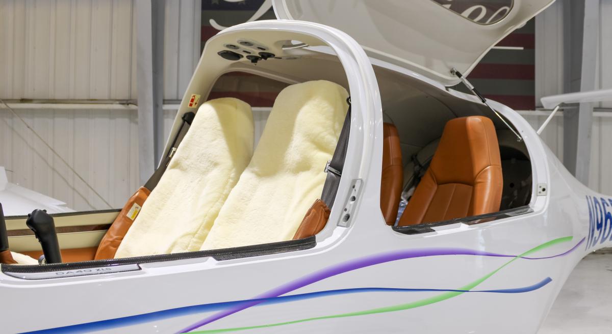 2012 DIAMOND DA40 XLS Photo 4