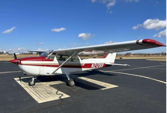 1975 CESSNA 172M SKYHAWK Photo 2