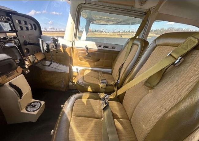 1975 CESSNA 172M SKYHAWK Photo 2