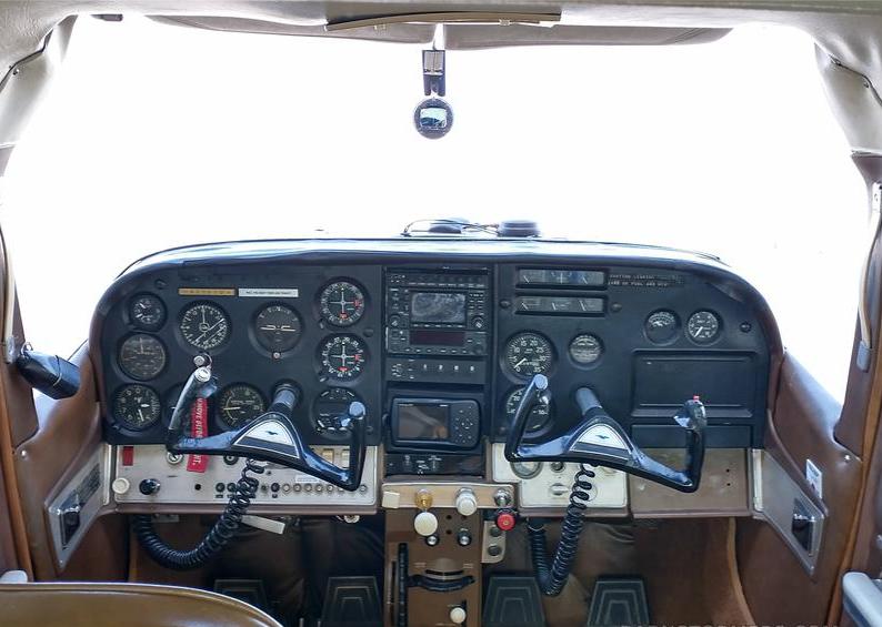 1967 Cessna 182K Photo 6