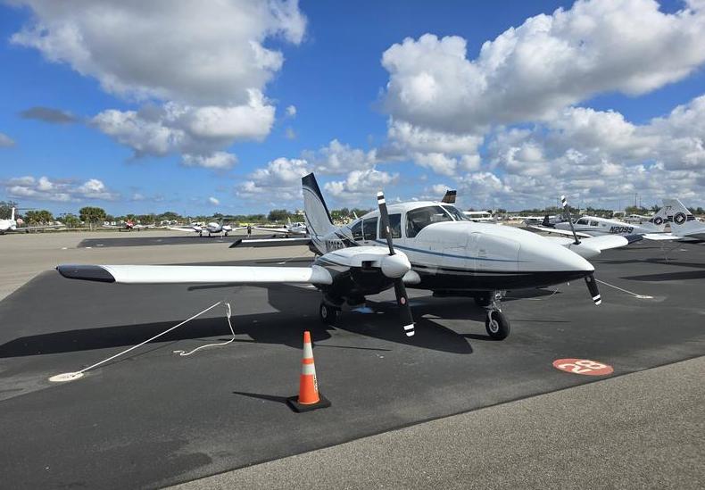 1976 Piper Aztec F  Photo 2