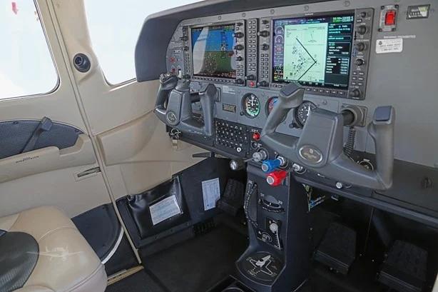 2011 CESSNA 182T SKYLANE Photo 5